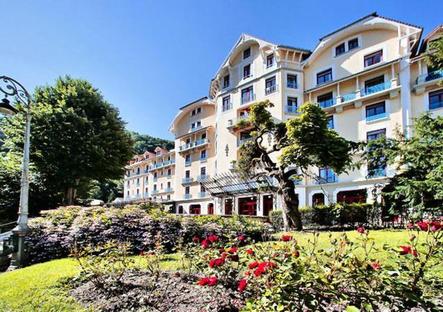 Le Splendid Allevard Exterior photo